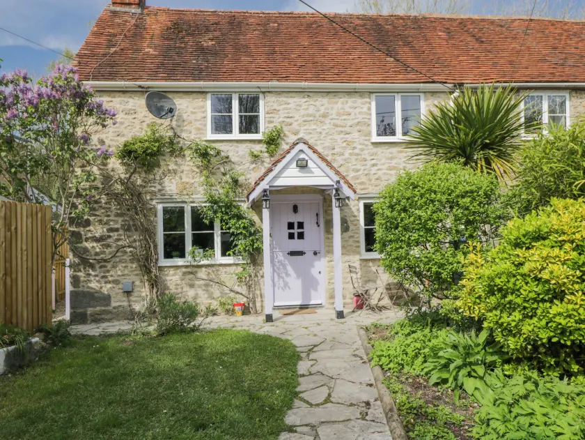 Lavender Cottage - Image 1