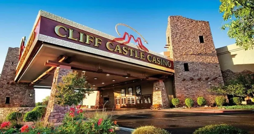 Cliff Castle Casino Hotel - Image 1