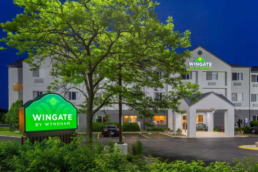 Wingate by Wyndham Gurnee - Image 1