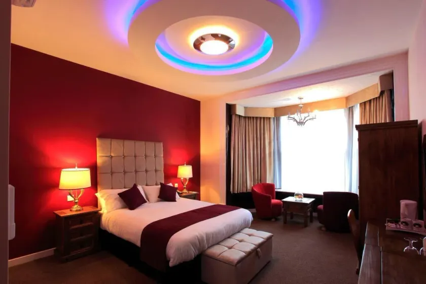 The Pearl Hotel - Image 1
