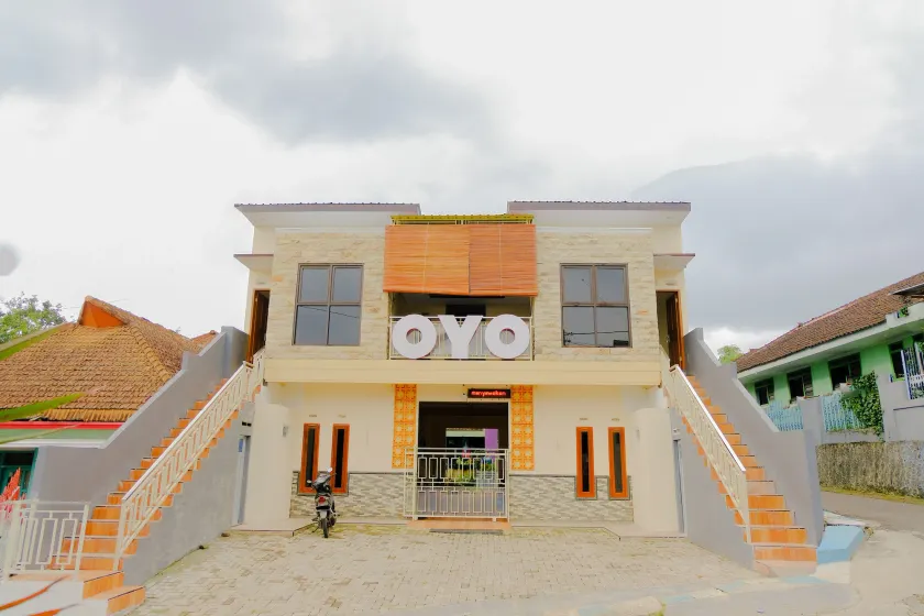 Hotel O Queen Homestay - Image 1