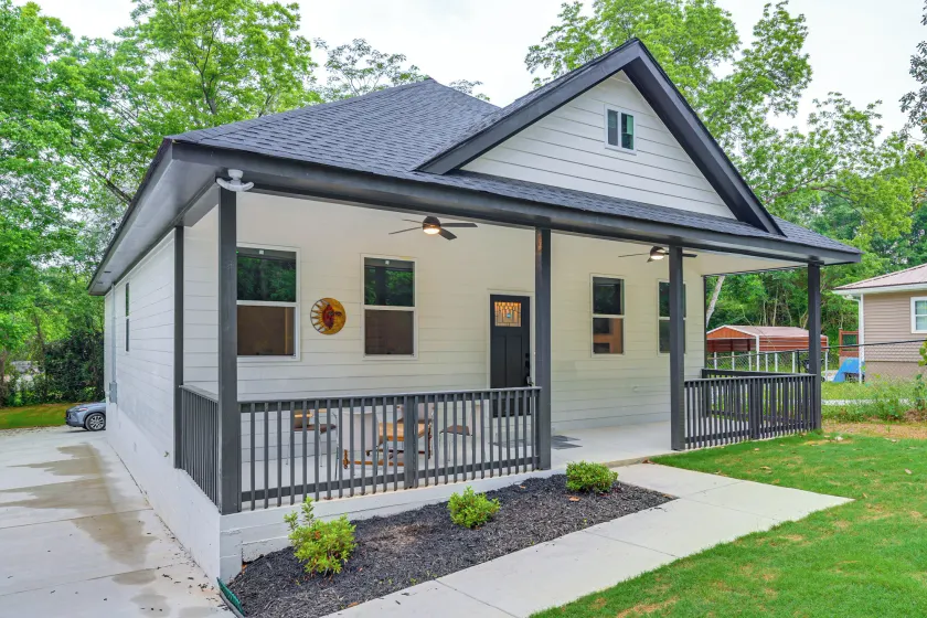 Walk to Downtown! Modern Hogansville Home w/ Patio - Interior