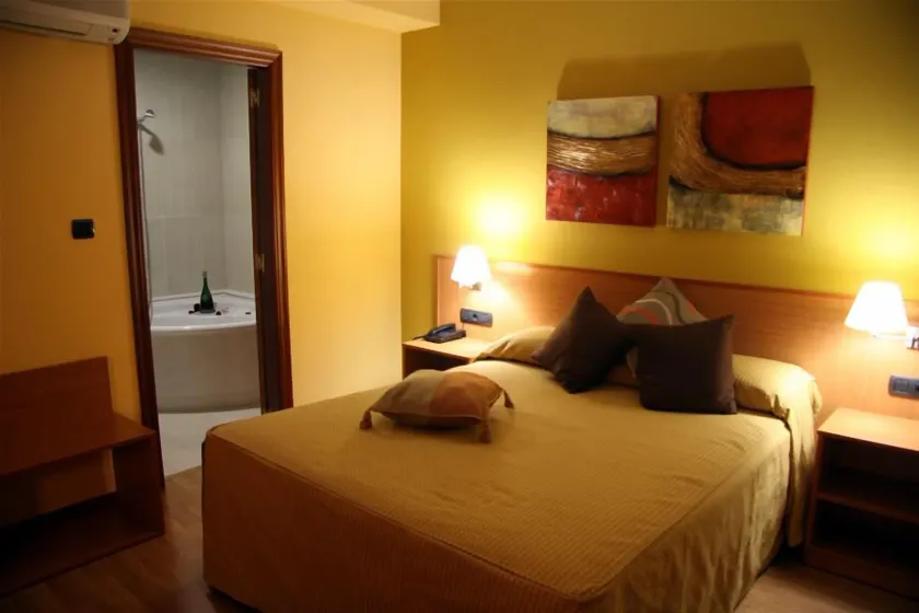 Hotel Leyton - Image 1