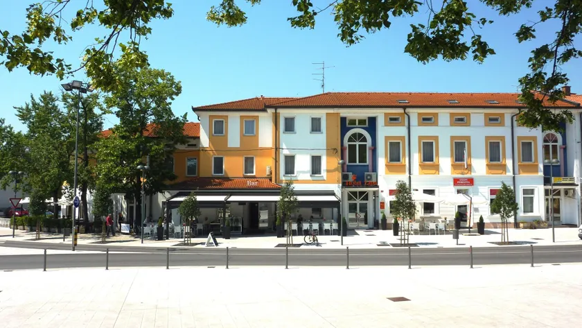 Lipa, Hotel & Bistro - Image 1