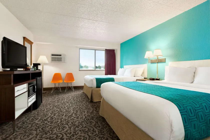 Howard Johnson by Wyndham Billings - Image 1