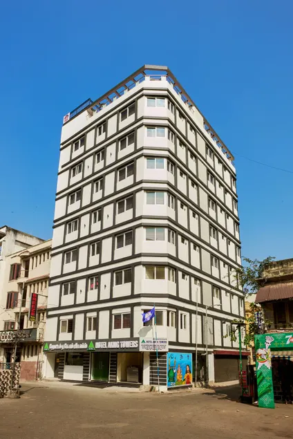 HOTEL AKMG TOWERS - Image 1