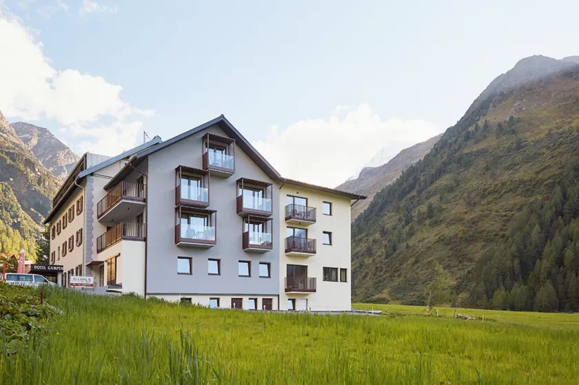 Suitehotel Gampen - Image 1
