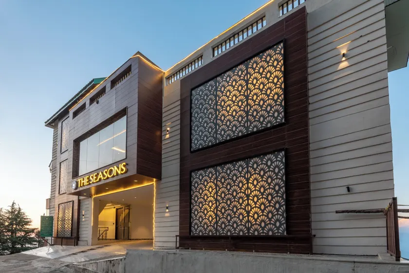 The Seasons Dalhousie - Best Valley View & Mountain View AC Hotel in Dalhousie - Image 1