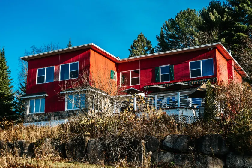 Auberge Lac du Pin Rouge - Image 1