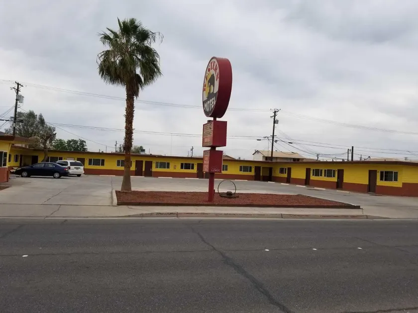Western Motel - Image 1
