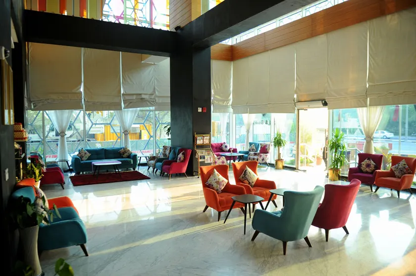 Almansour Suites Hotel Doha - Image 1