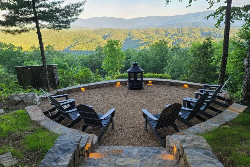 Tree House views of the Smoky Mountains Family - Image 1