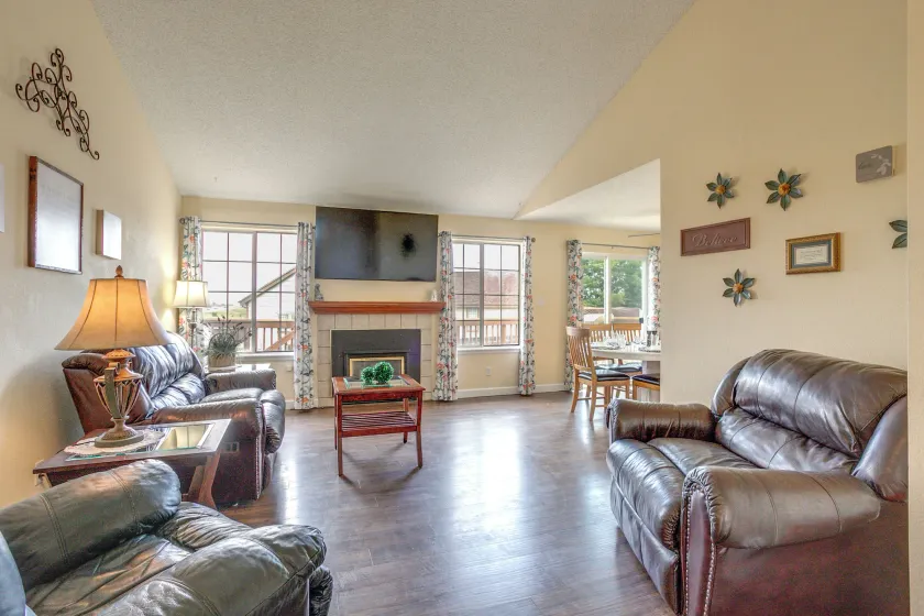 Grill, Fireplace & Fenced-In Yard: Thornton Home! - Image 1