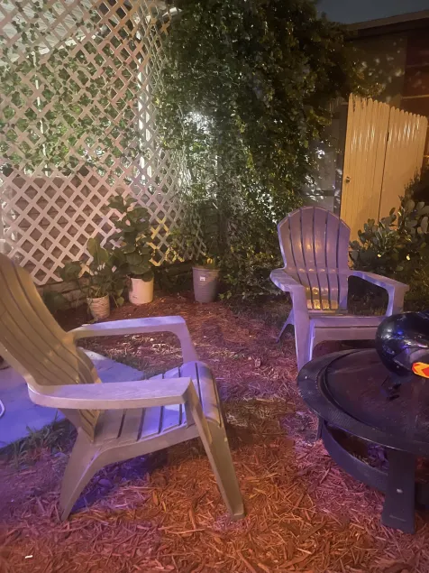 Miami Vibes Hostel-Like Shared Room - Image 1