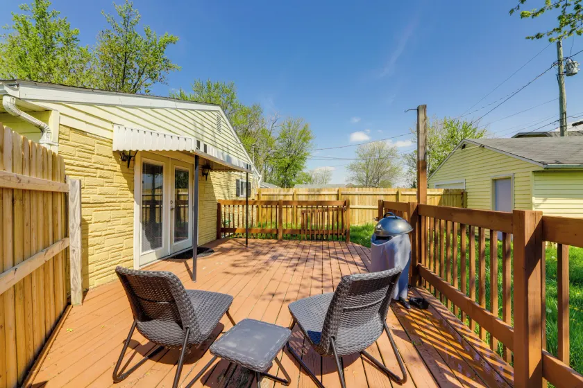 Pet-Friendly Ohio Escape w/ Deck & Community Dock! - Image 1