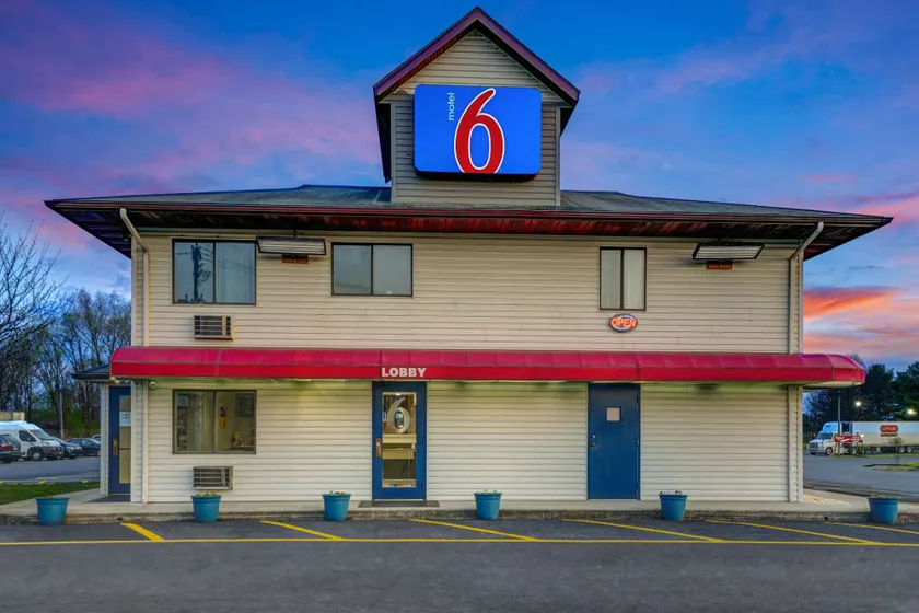 Motel 6 Carlisle, PA - Cumberland Valley - Image 1