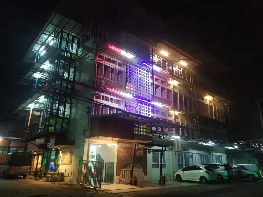 โรงแรมพรถวิล ศรีสะเกษ Sisaket PonTaWin Budget Inn - Image 1