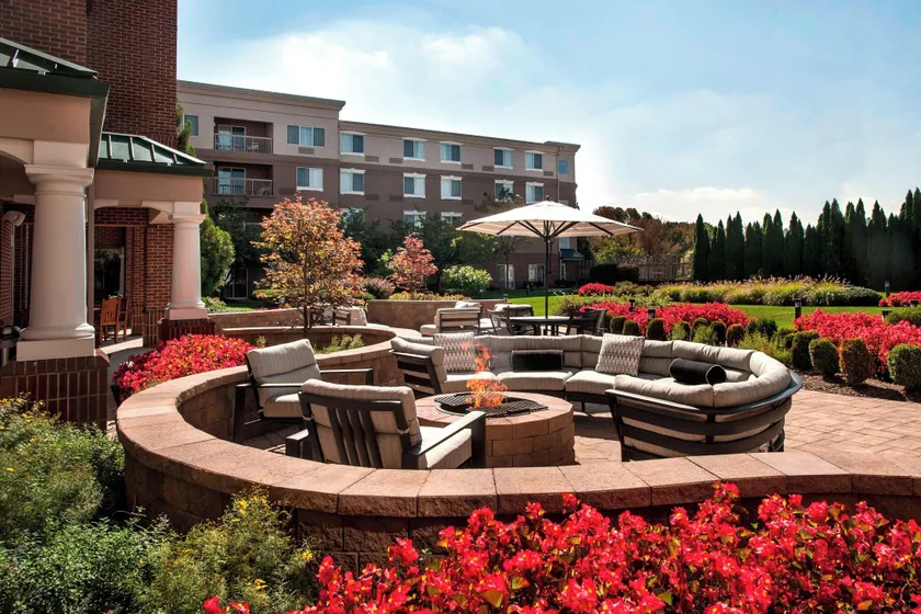 Courtyard by Marriott Basking Ridge - Image 1