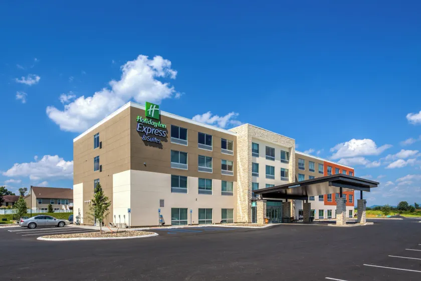 Holiday Inn Express & Suite Milroy - Reedsville By IHG - Image 1