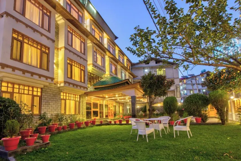 Hotel Hayer Regency - Image 1