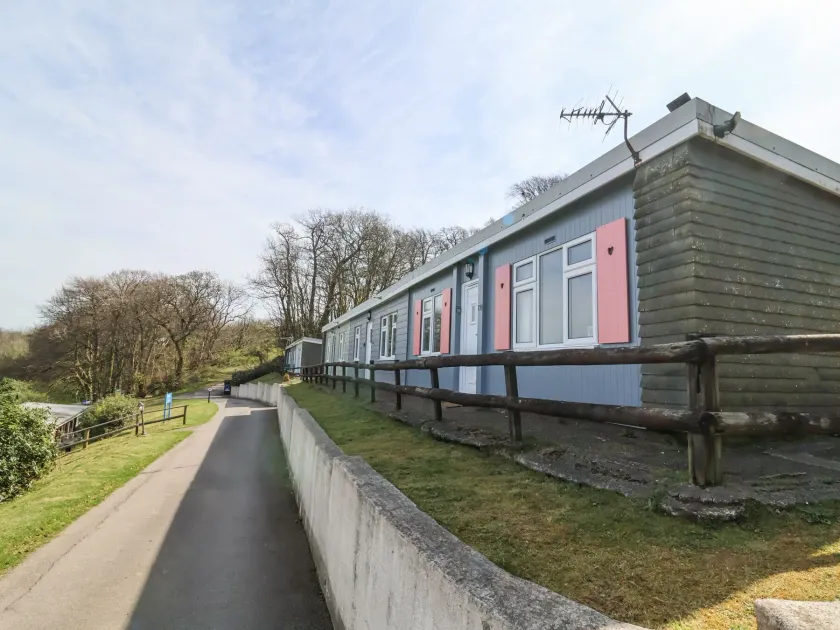 43 sea valley - Image 1