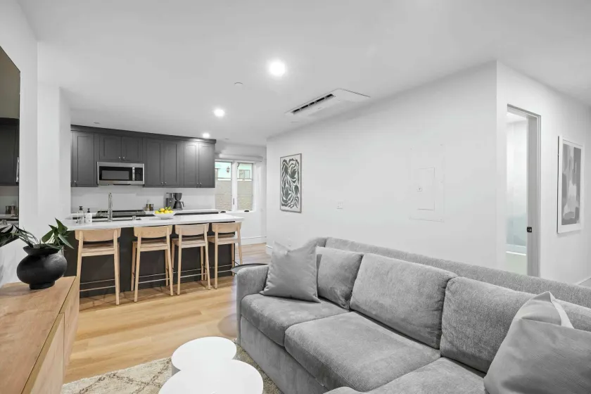 Casa Jardin - Boutique Suites in Downtown Santa Barbara - Image 1