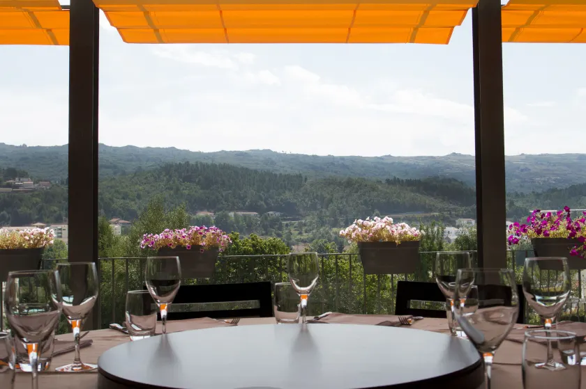 Hotel Aguiar da Pena - Image 1