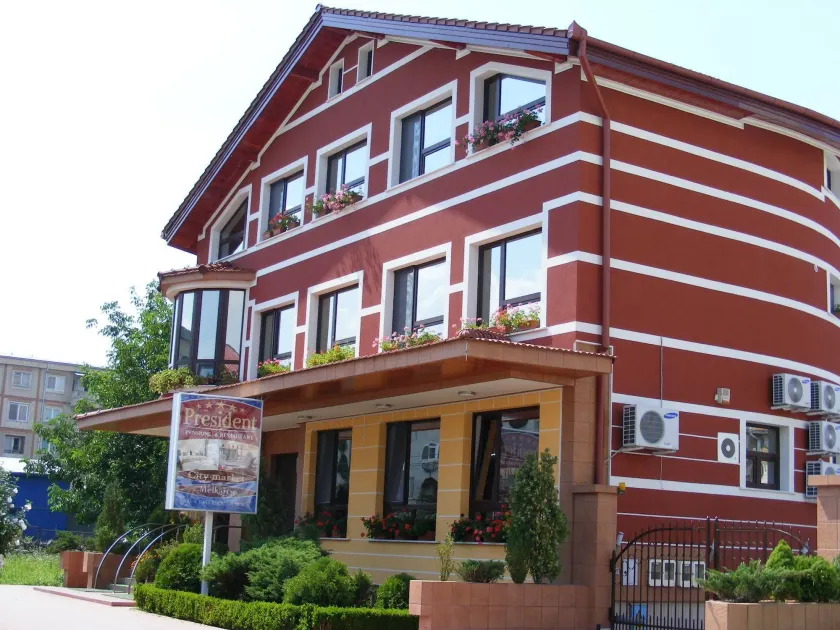 Pensiunea President - Image 1