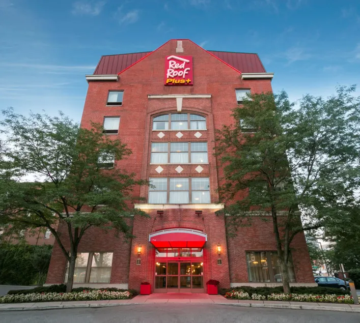 Red Roof Inn PLUS+ Columbus Downtown - Convention Center - Image 1