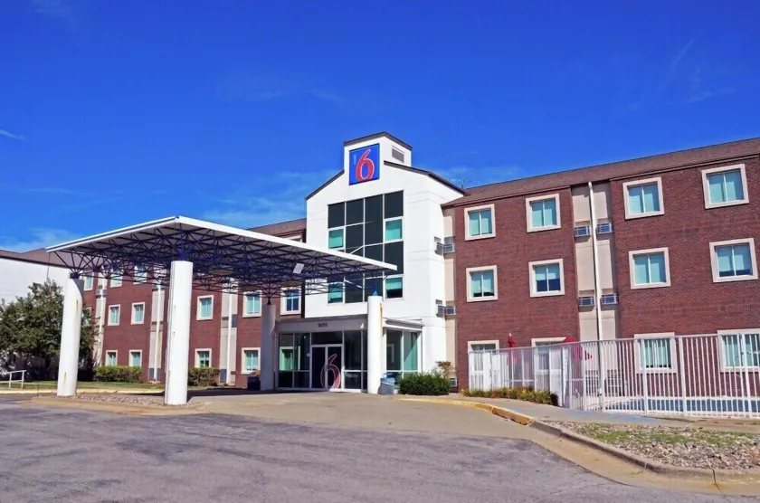 Motel 6-West Des Moines, IA - Image 1