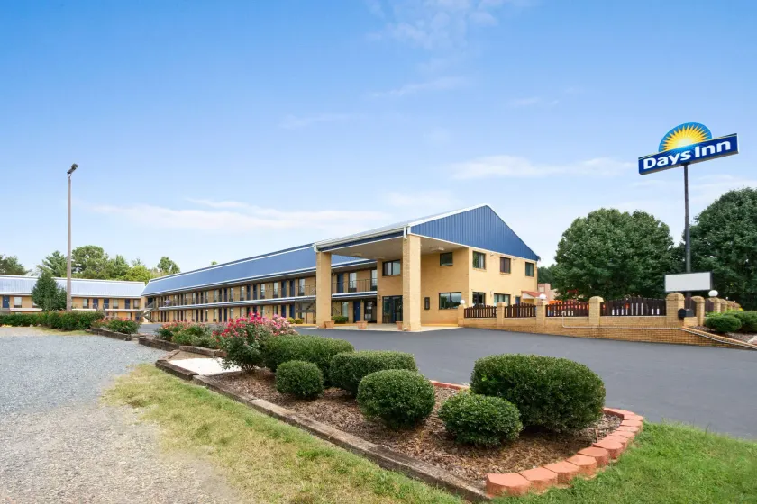 Days Inn by Wyndham Richburg - Image 1