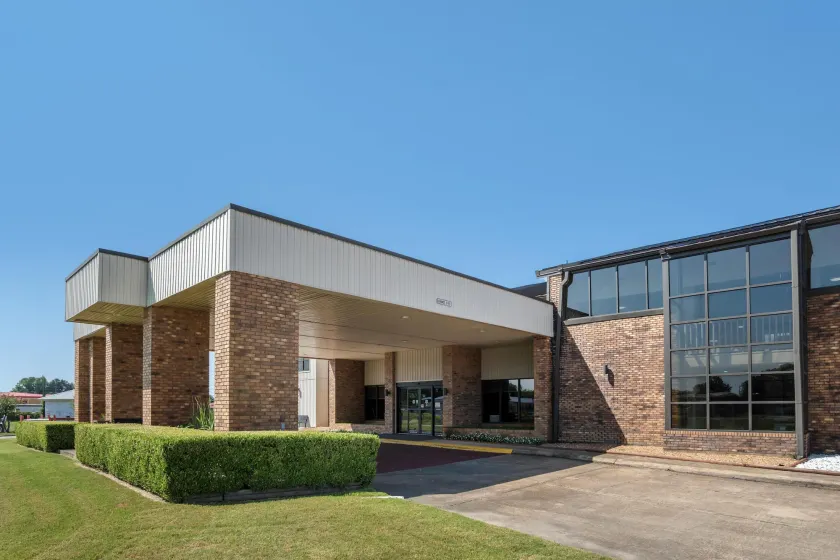 SureStay Plus Hotel by Best Western Greenwood - Image 1