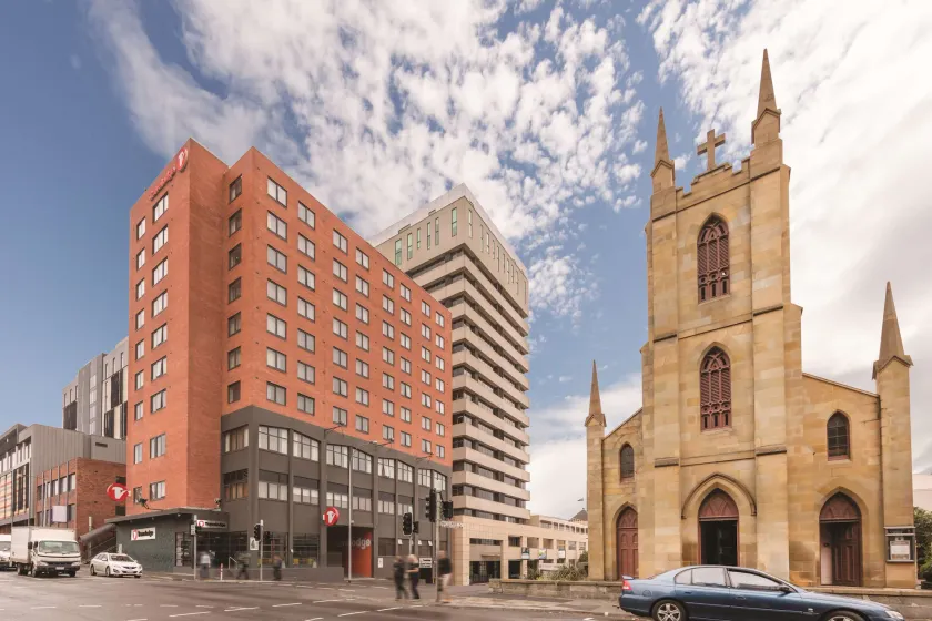 Travelodge Hotel Hobart - Image 1