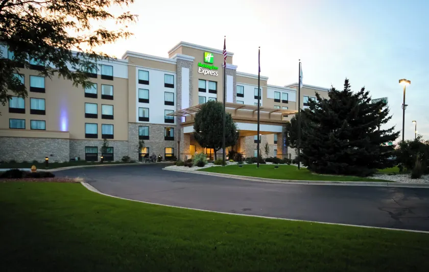 Holiday Inn Express Janesville-I-90 & US Highway 14 by IHG - Image 1
