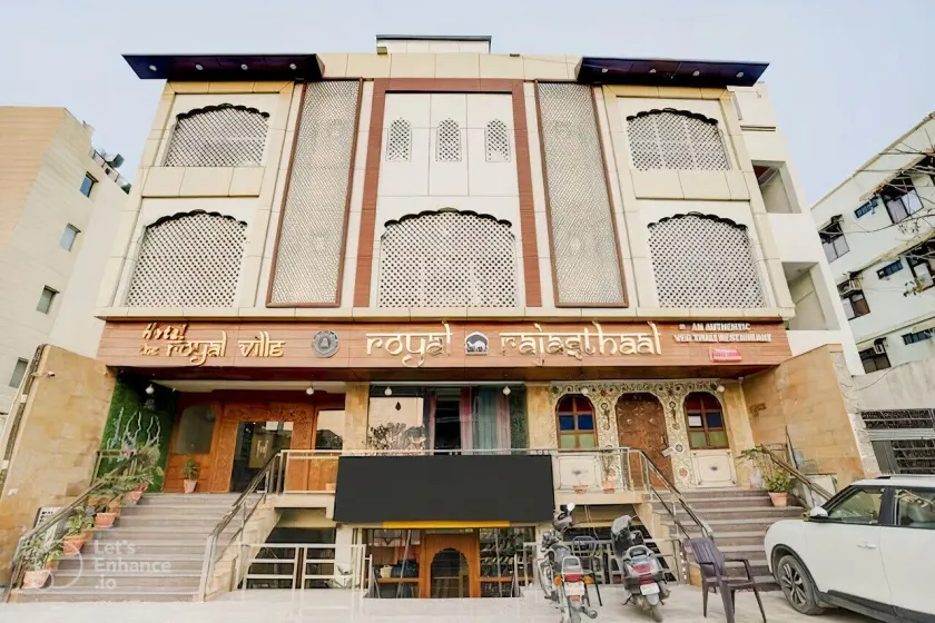 Sahibs Royal - Near Taj Mahal - Image 1
