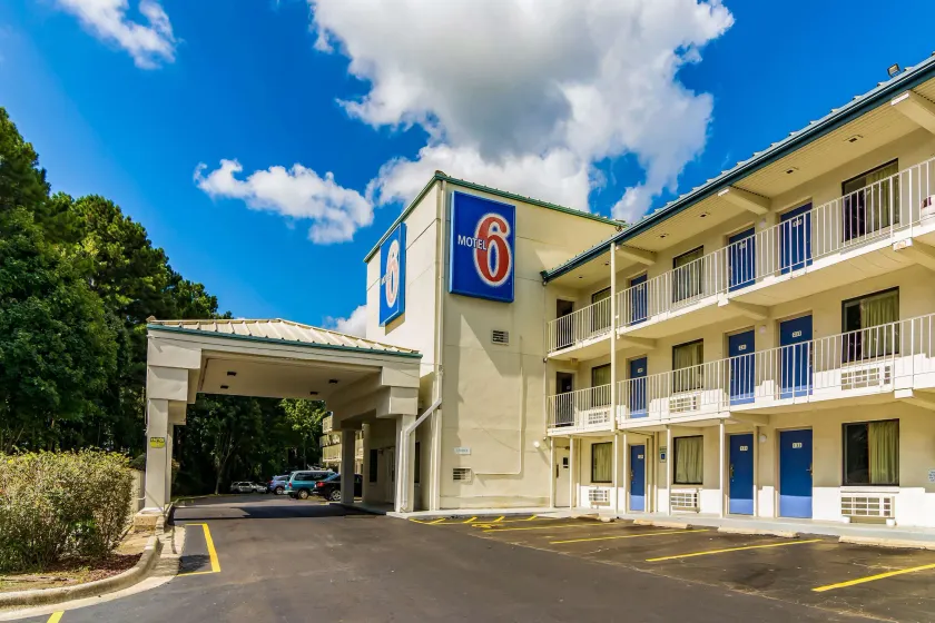 Motel 6-Raleigh, NC - Cary - Image 1