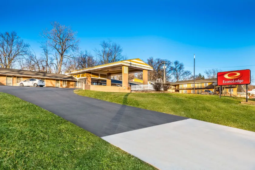 Econo Lodge Oskaloosa - Image 1