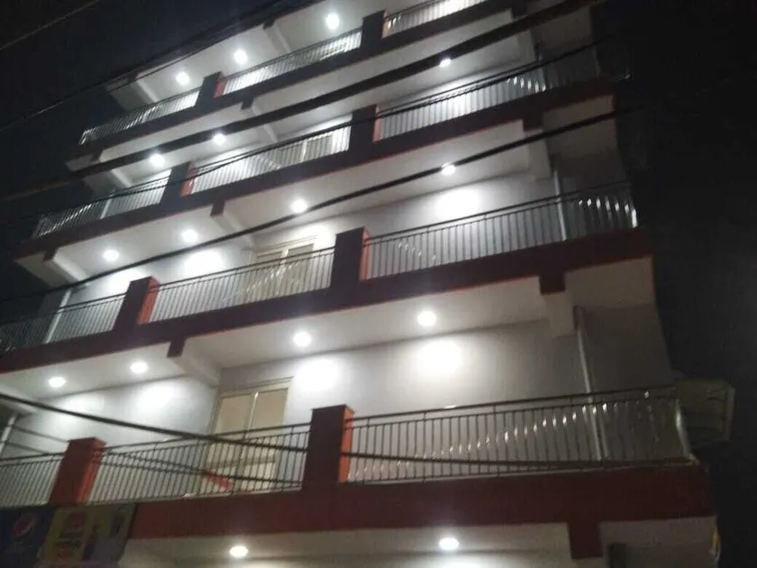 Hotel Abode Inn - Image 1