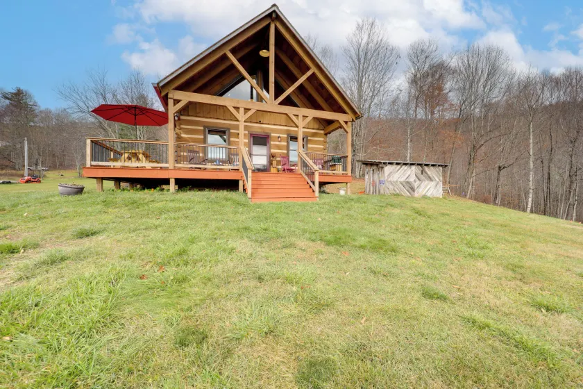 Hike, Ski & More: Blue Ridge Mountain Escape - Image 1