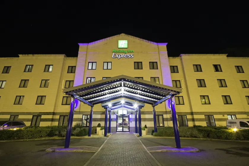 Holiday Inn Express Poole by IHG - Image 1