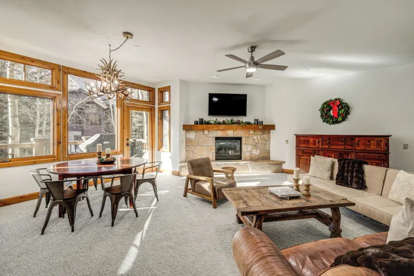 Ski-in/ski-out! Large Arrowhead Condo w/ Balcony - Image 1