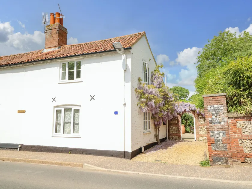 1 Chelsea Cottage - Image 1