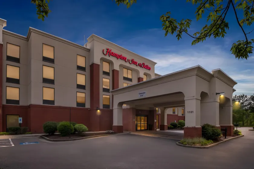 Hampton Inn & Suites Richmond/Virginia Center - Image 1