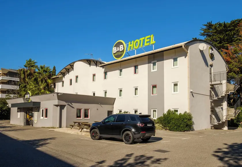 B&B HOTEL Villeneuve Loubet Plage - Image 1