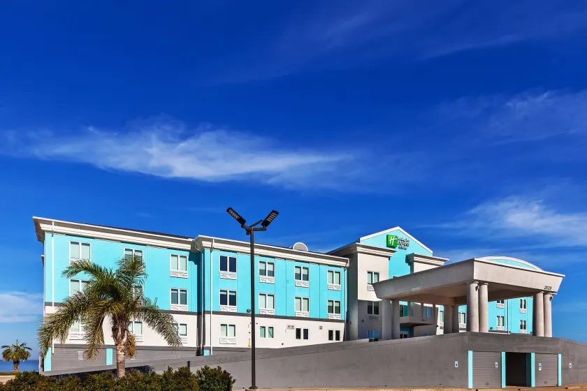 Holiday Inn Express Port Lavaca by IHG - Image 1