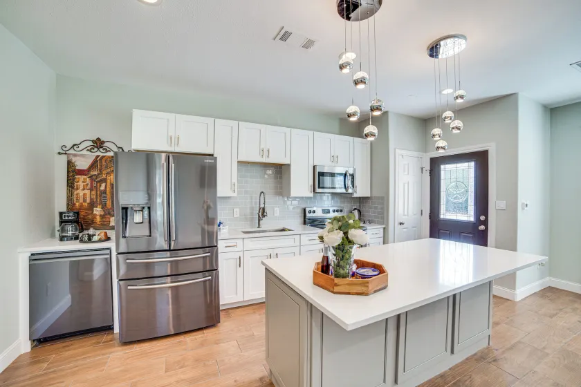 Walk to Lake Lewisville & Park: Pet-friendly Apt - Image 1