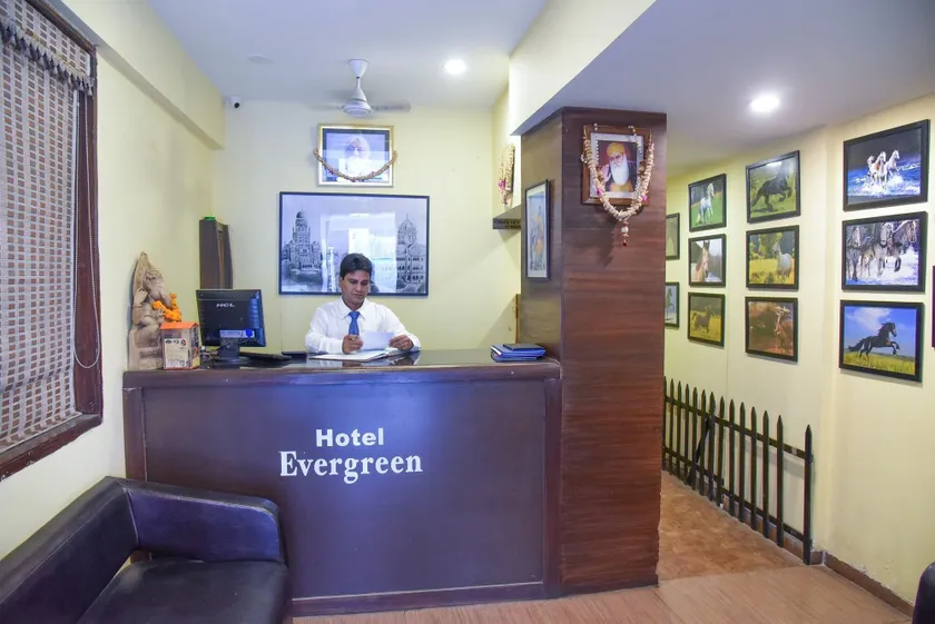 Hotel Evergreen  - Image 1