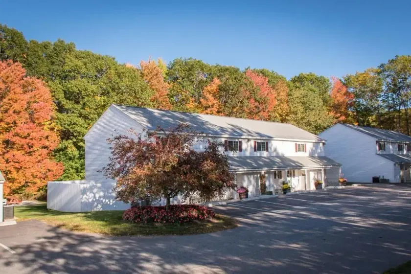 Birchmont Townhouses - Image 1