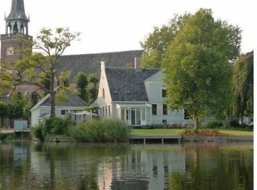Inn on the Lake - Image 1