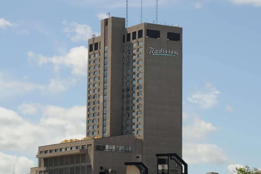 Radisson Hotel Winnipeg Downtown - Image 1